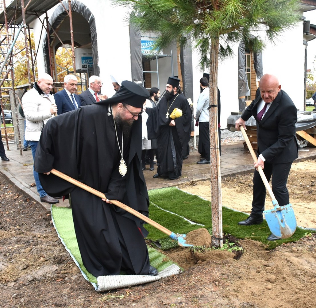 The Bulgarian Patriarch Daniel blessed the academic community of NAA with a water blessing on Academy Day