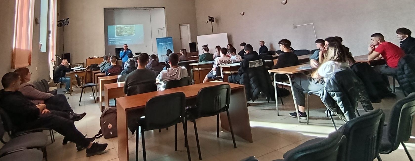 Информационни срещи на НСА с ученици във Велинград и Шумен