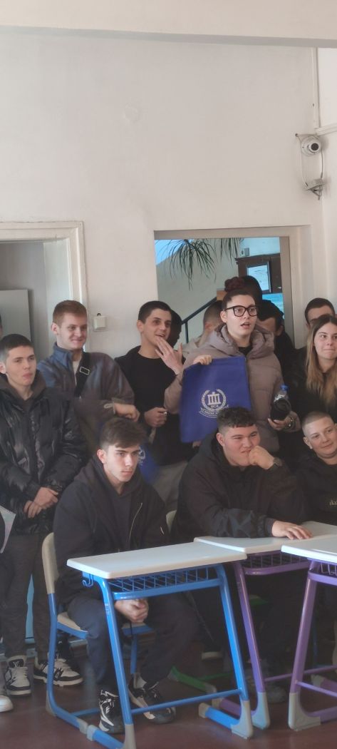 НСА представи възможностите за обучение пред ученици от ПГ по транспорт – София