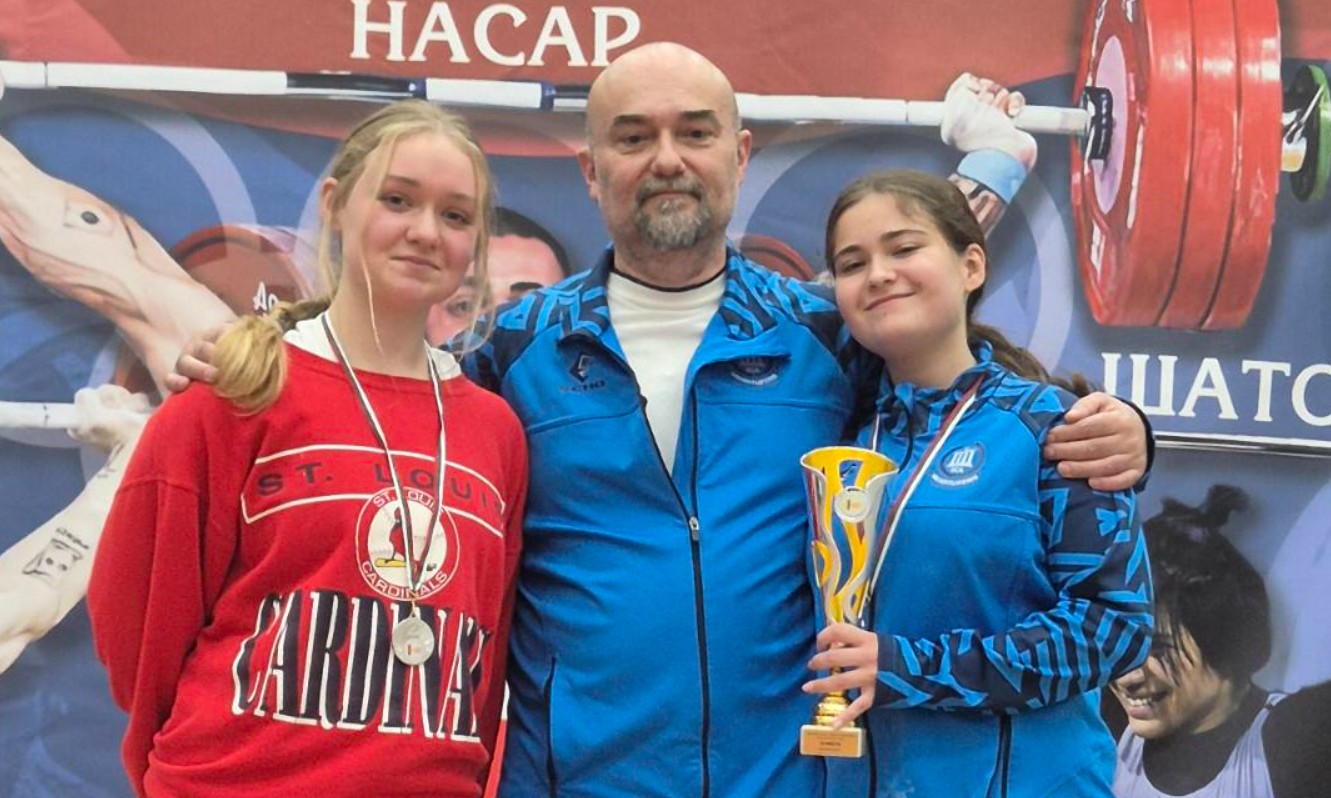 Нови успехи за тежкоатлетите от НСА