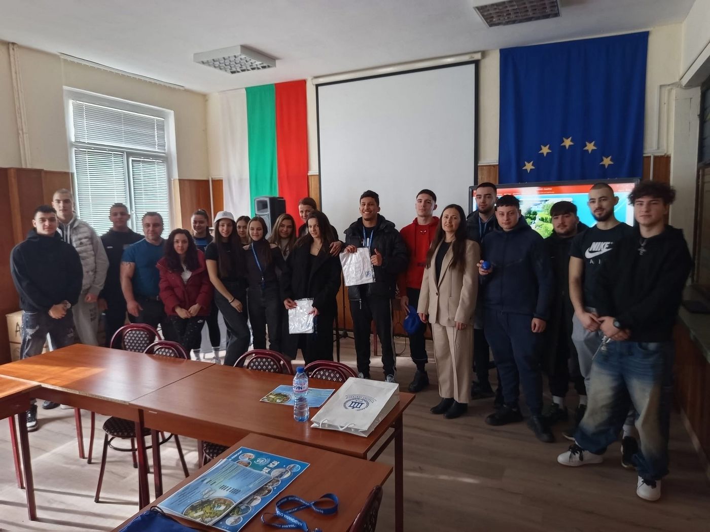 Олимпийската шампионка Тереза Маринова вдъхнови бъдещи студенти по време на университетското изложение в Плевен