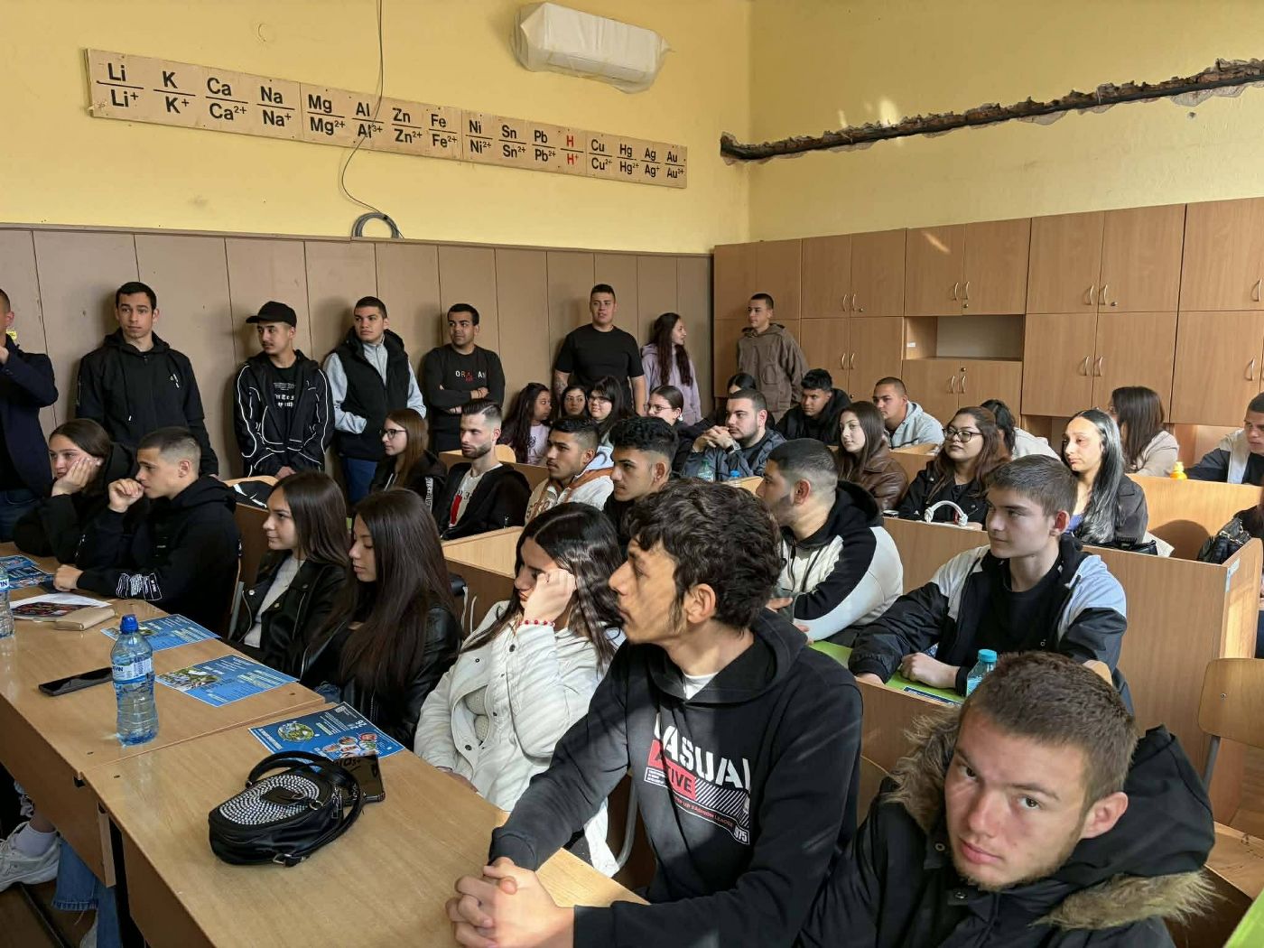 Представители на НСА се срещнаха с ученици в Червен бряг и Койнаре
