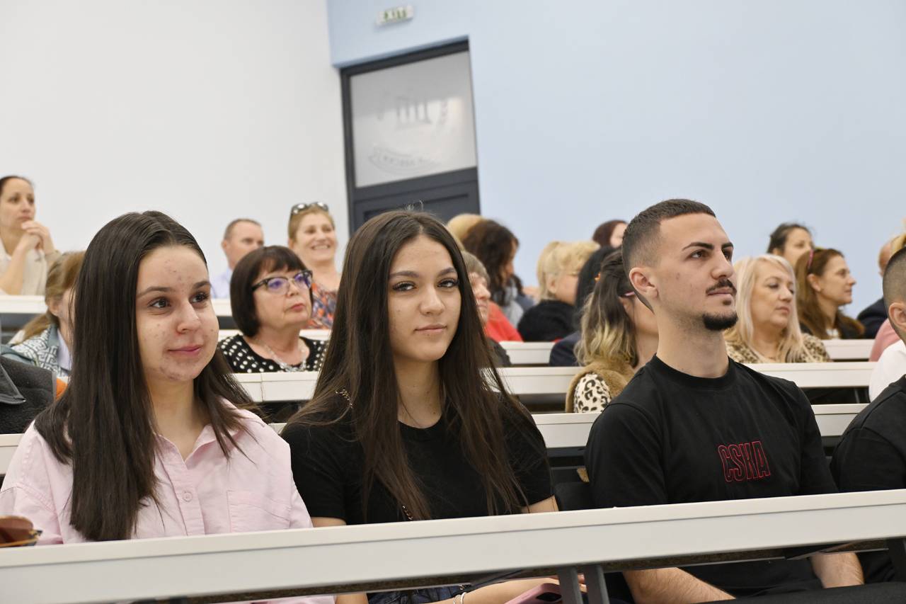 С тържествено събрание академичната общност на НСА отдаде почит към святото дело на Кирил и Методий