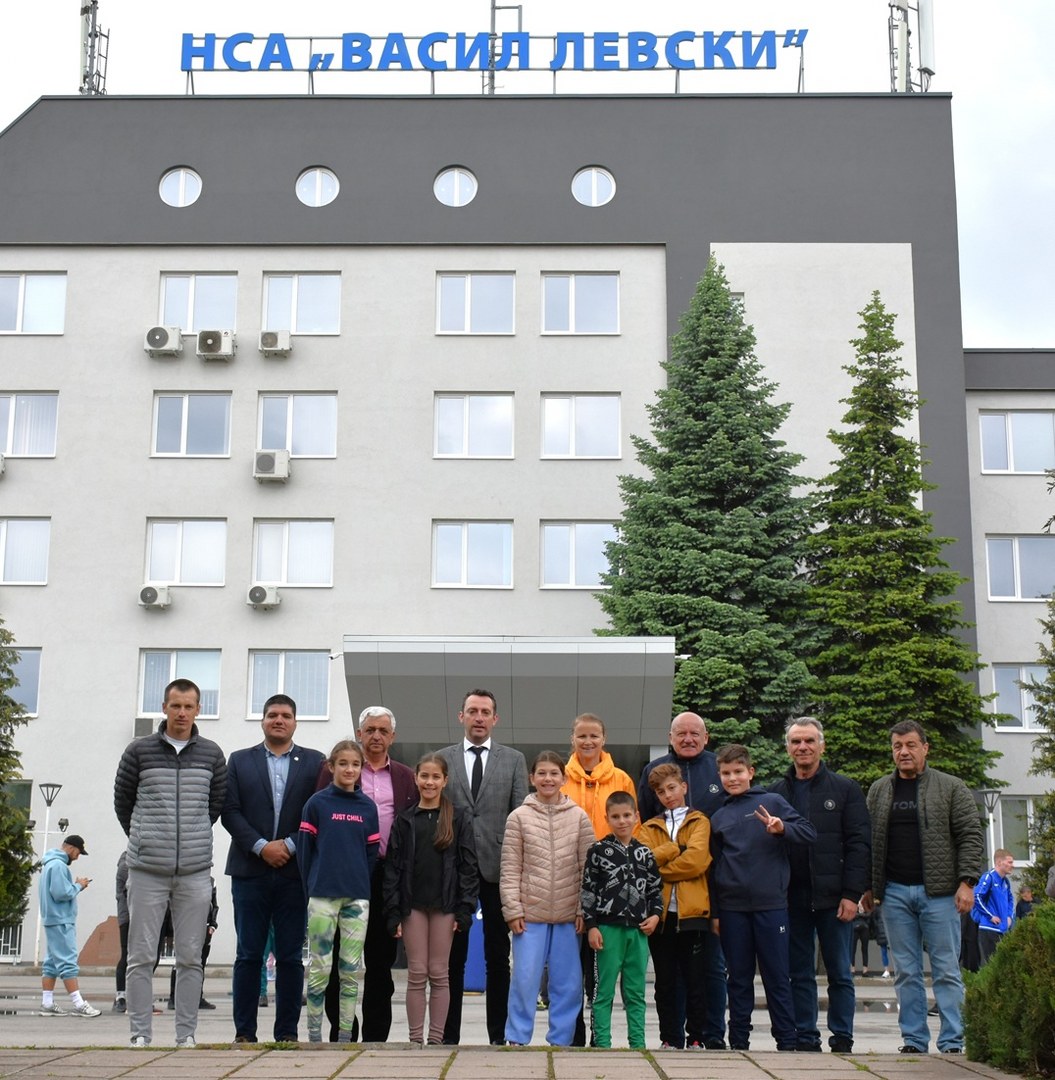 Спортният министър и ректорът участваха в празничните събития за Деня на спорта в НСА