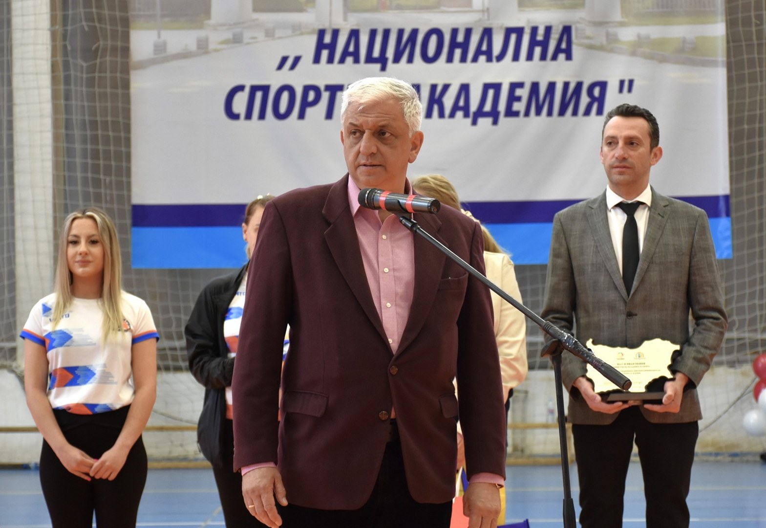 Спортният министър и ректорът участваха в празничните събития за Деня на спорта в НСА