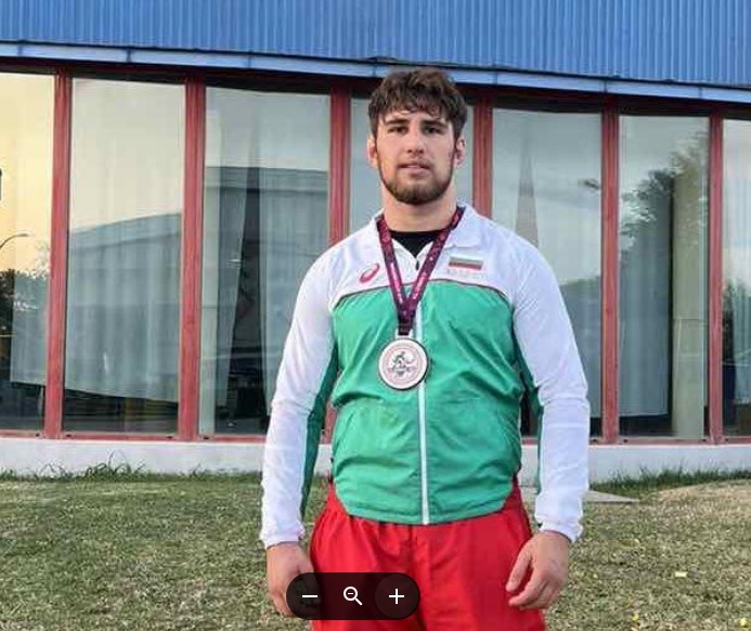 Студент от НСА с първи медал от голям шампионат по борба